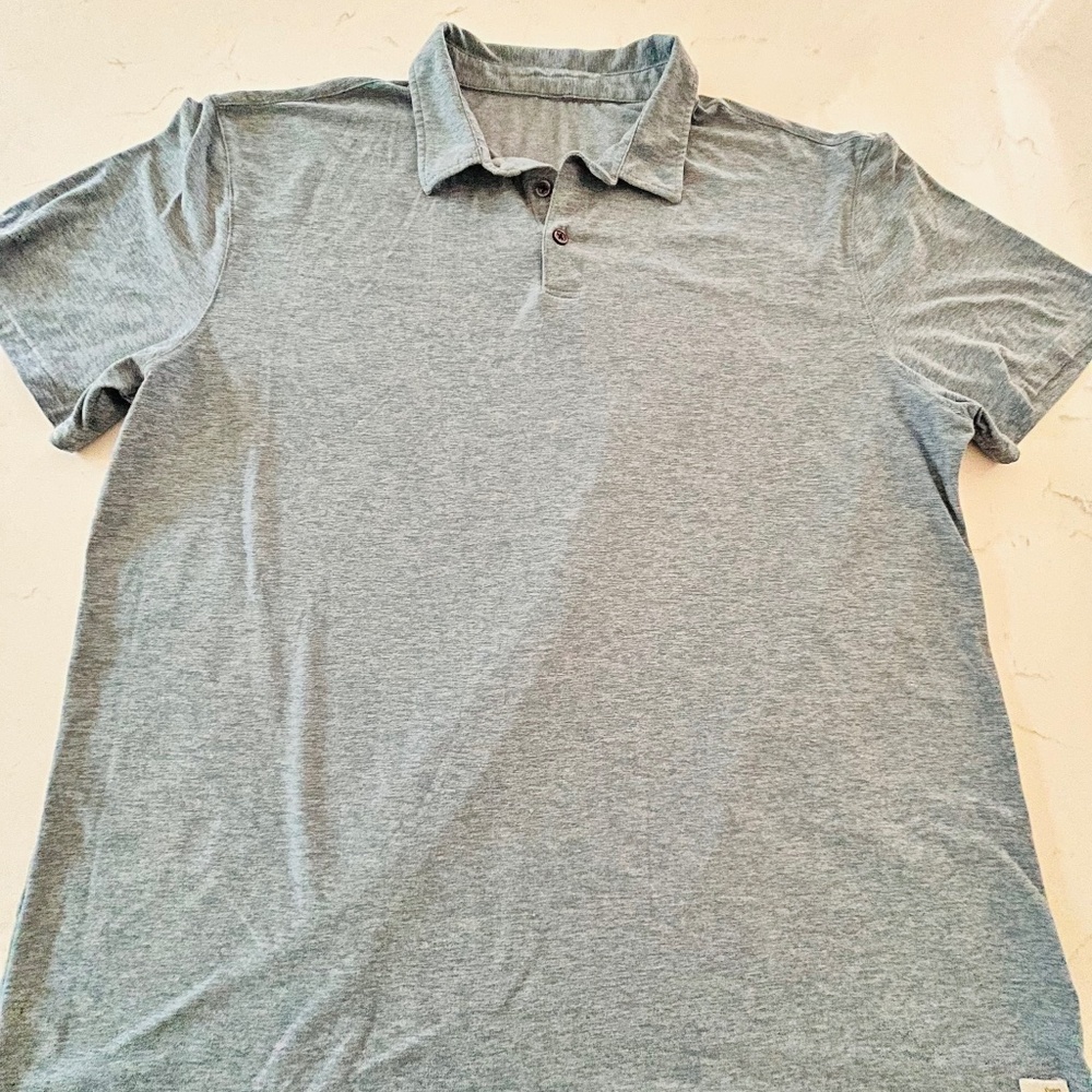 Vuori Men’s Polo shirt  XL  strati tech  short  sleeve